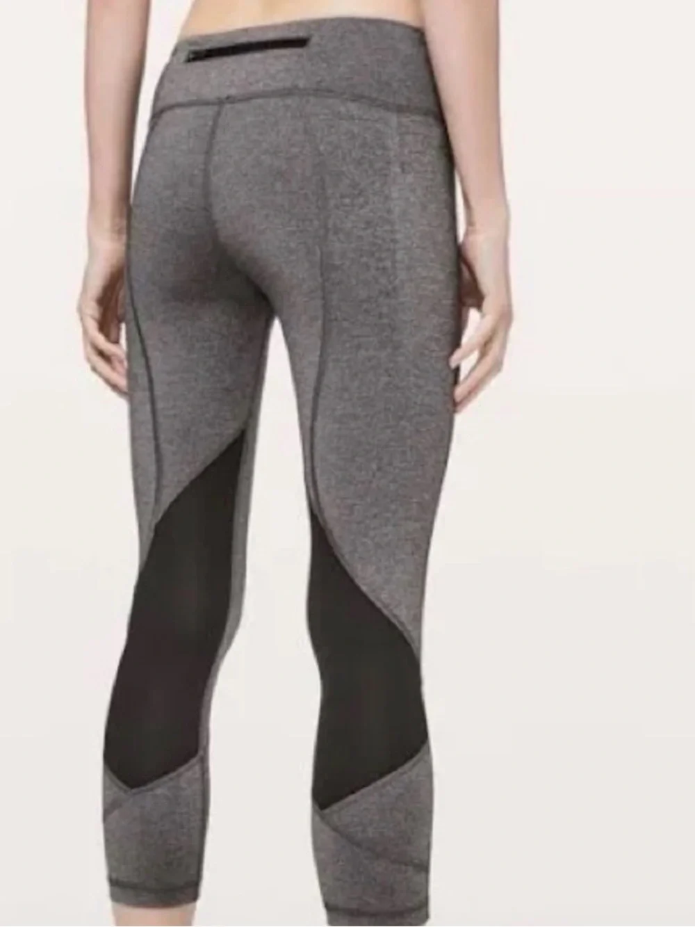 Lululemon Pace Rival Crop 22” Size 4 with three pockets